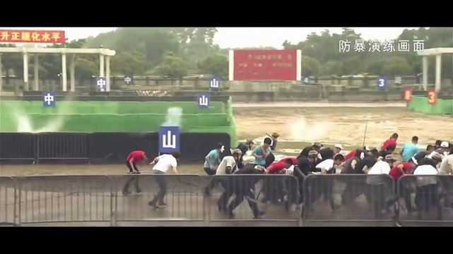 Exército chinês adverte manifestantes de Hong Kong com vídeo