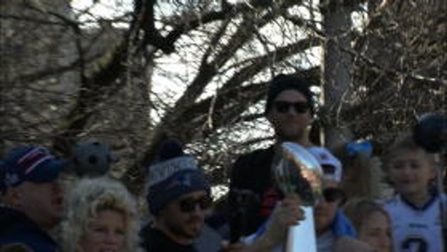 Tom Brady addresses contract situation