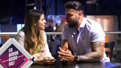 ¡Johny CUESTIONÓ a Paula sobre relación con Érick! | Enamorándonos