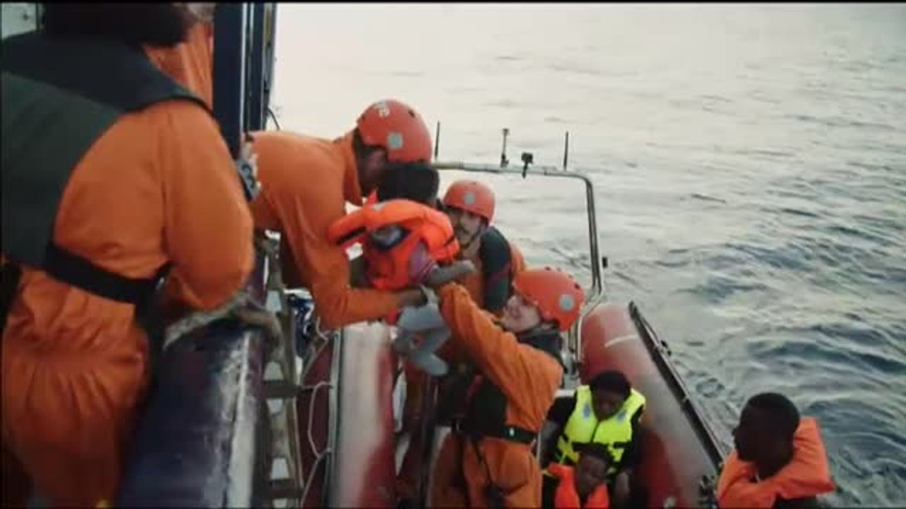 El 'Alan Kurdi' rescata a 40 migrantes frente a las costas de Libia