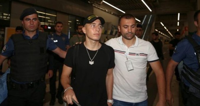 Galatasaray'ın yeni transferi Emre Mor formayı giydi!