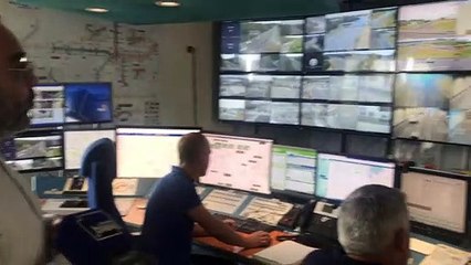 Franck Til montre le PC sécurité qui gère notamment l'A11 entre Angers et Nantes