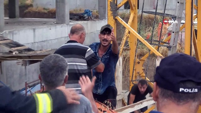 Maaşını alamayınca 49 metrelik vince çıkıp intihara kalkıştı