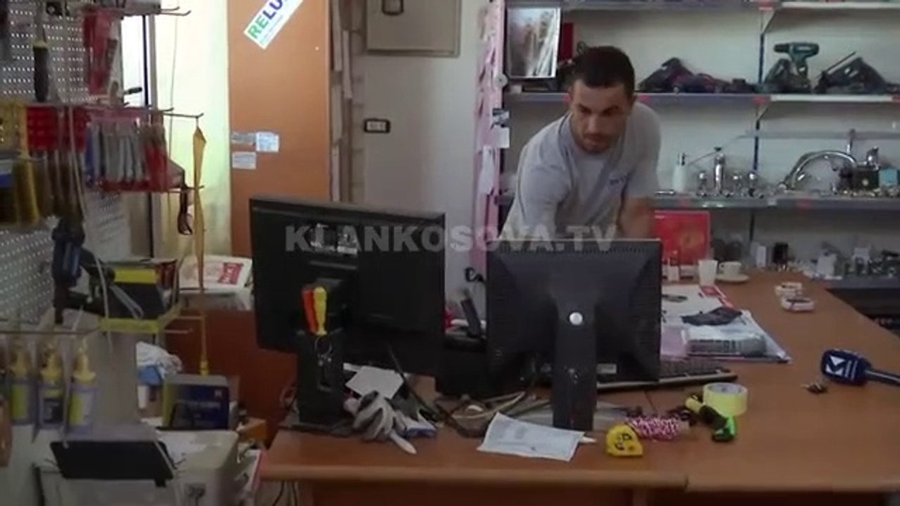 Gurbetqari për parking kanos me Revole puntorin