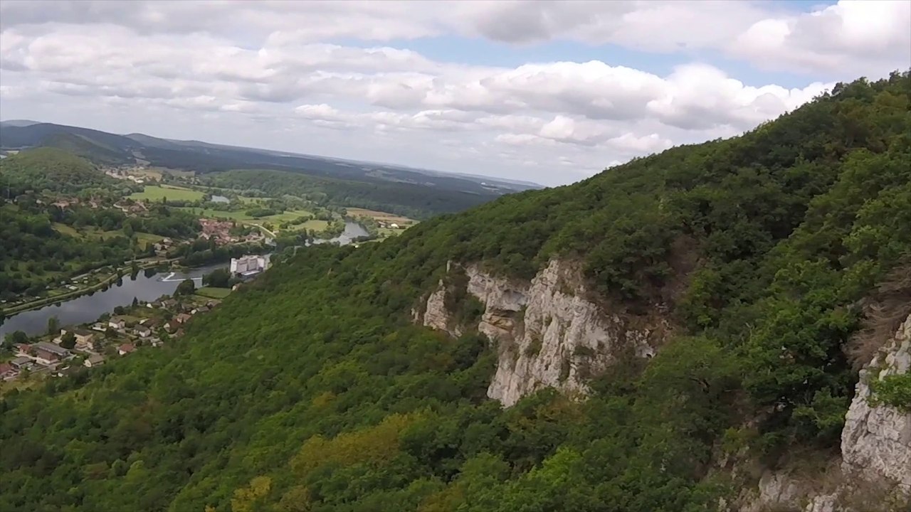 Revivez le vol en parapente au-dessus de Besançon  en caméra embarquée