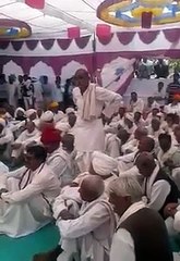 funny speach at a wedding in India.....What a fantastic venue