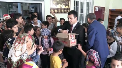 Muhtardan 10 bin kuran kursu öğrencisine 'dondurma' - MALATYA