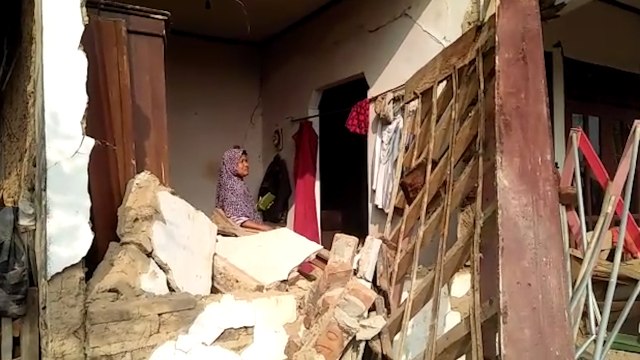Nestapa Gempa Banten 7,4 SR, Rumah Hancur dan Ribuan Orang Mengungsi
