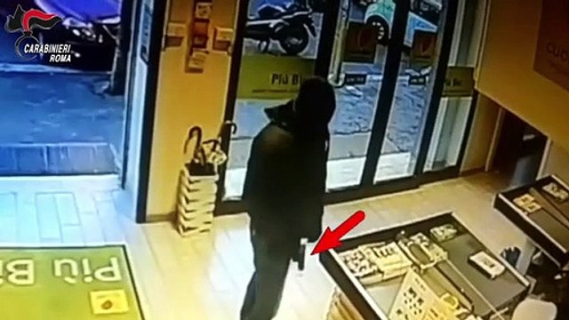 Roma - Rapine a supermercati e distributori carburanti, 2 arresti (02.08.19)