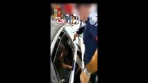 Napoli - Labrador chiuso in auto sotto al sole salvato dalla Polizia (02.08.19)