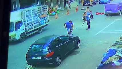 ESENYURT'TA SİLAHLI KAVGA YERDEKİ ADAMA BÖYLE ATEŞ ETTİ