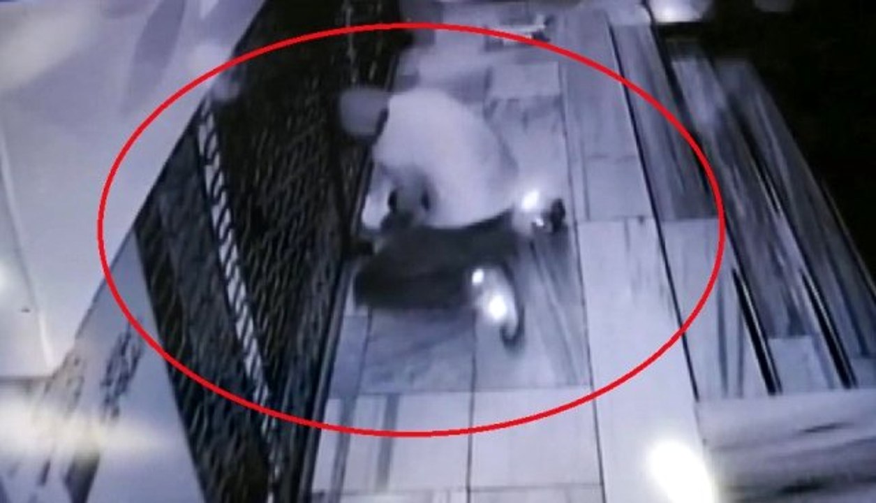 Marketi soymaya çalışan hırsız, komşuları uyand...