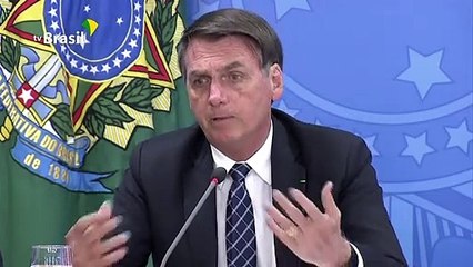Bolsonaro autoriza privatização e questiona dados ambientais