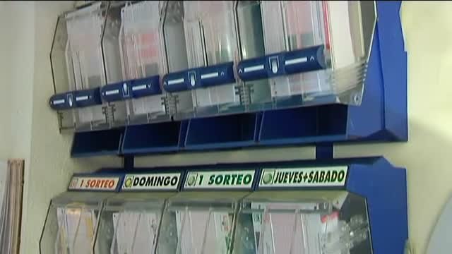 El lotero que encontró el boleto premiado con 4,72 millones de euros podría haber engañado a la persona que lo compró