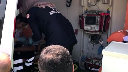 Bursa'da kamyonet bariyerlere çarptı 1 yaralı