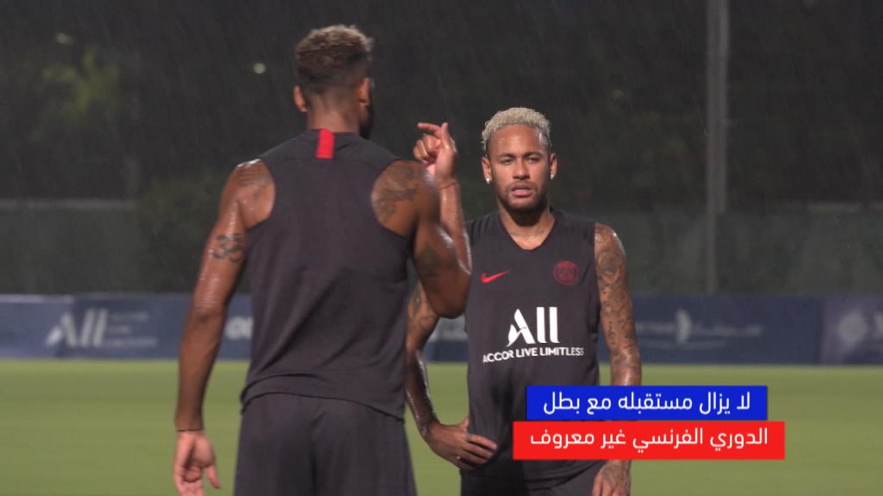 لقطة: كرة قدم: نيمار يتدرّب مع بي أس جي وسط الحديث عن انتقاله