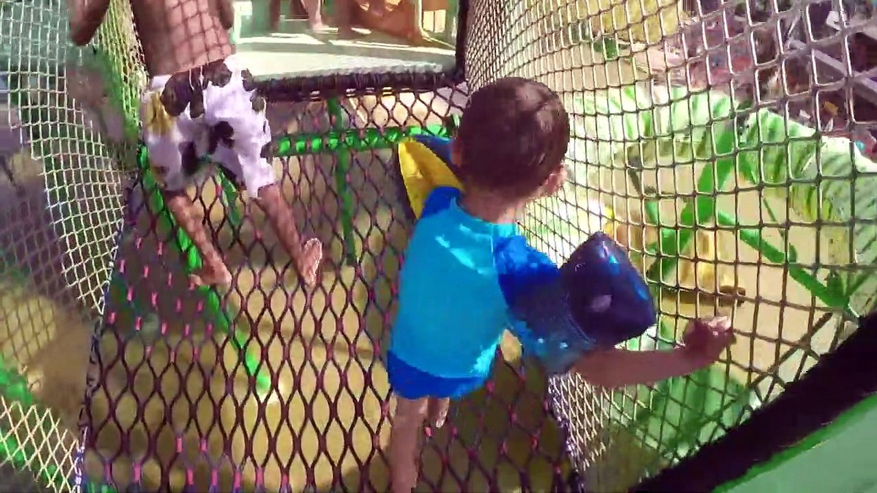 TOUS LES TOBOGGANS AQUATIQUES D'AQUALAND - Compilation Swan et Néo