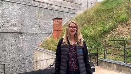 Laurène Mansuy présente les animations au château de Joux