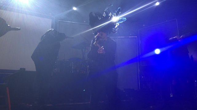 Festival Bout du Monde. Canine et sa horde hypnotisent le Cabaret