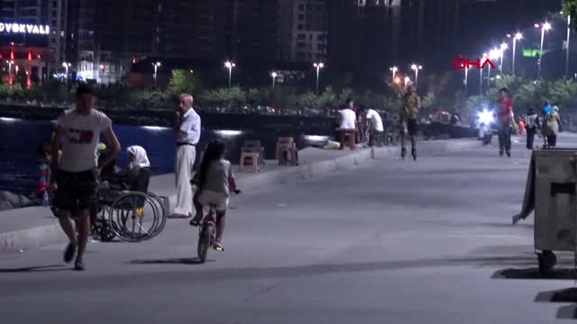 İSTANBUL'DA SICAKTAN BUNALAN VATANDAŞLAR, SAHİLLERE AKIN ETTİ - 2