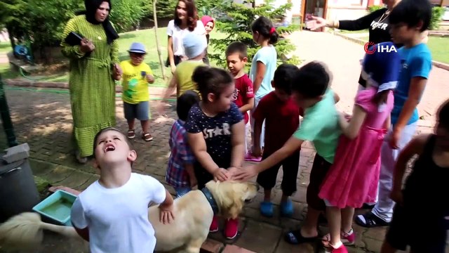 Kuran kursu öğrencilerinden özel gereksinimli yaşıtlarına anlamlı ziyaret