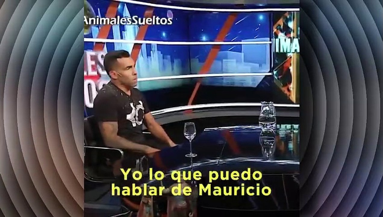 Carlos Tévez como loco con Macri