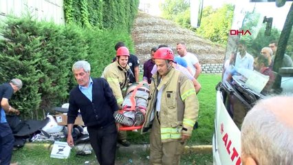 İSTANBUL- KÜÇÜKÇEKMECE D-100 KARAYOLU'NDA KAZA 3 YARALI