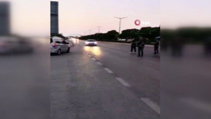 Durdurulan araçtaki valizden kilolarca esrar çıktı