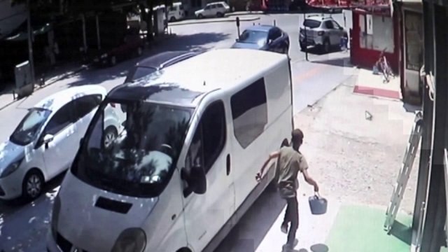 15 yaşındaki çocuk kasadan paraları alıp kaçtı
