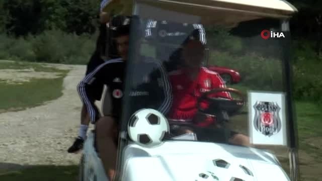 Beşiktaş yağmur altında çalıştı