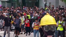 La policía de Hong Kong lanza gas contra manifestantes que desafiaron a China