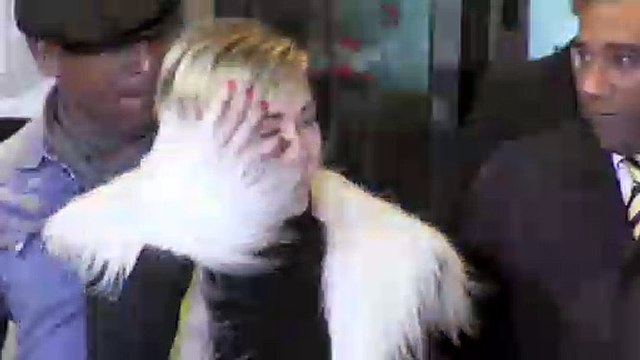 Miley Cyrus has confirmed that she'll be performing right before the ball drops at New Years Rockin' Eve in New York City.