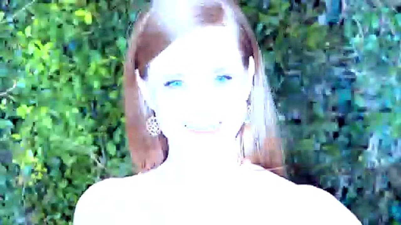 Amy Adams admits her American Hustle kiss scene with Jennifer Lawrence was "great" and that her co-star has super soft lips.