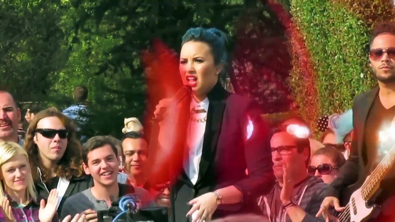 Demi Lovato dice lo que piensa sobre las tÃ¡cticas de Miley Cyrus para alcanzar la fama en su carrera.