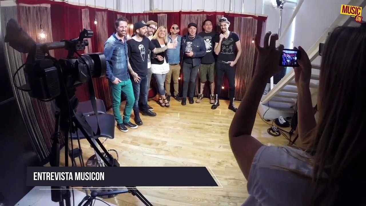 BACKSTAGE: Carajo
