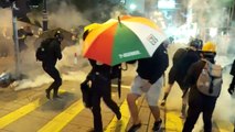Hong Kong: polícia usa gás lacrimogêneo contra manifestantes