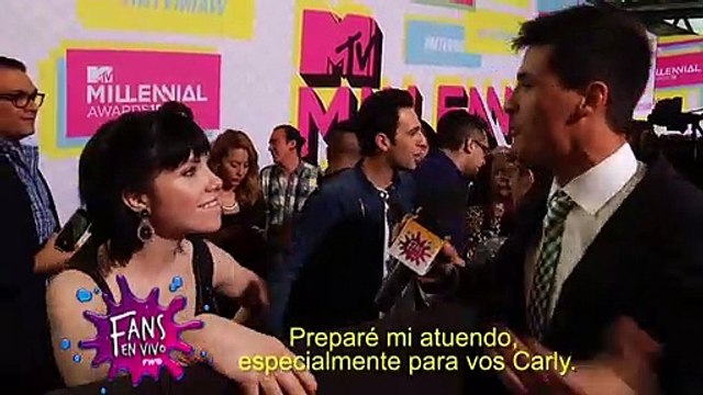 Carly Rae Jepsen en la Pink Carpet de los MTV Millennial Awards 2015