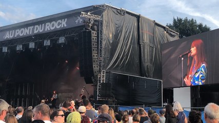 Clara Luciani était la première tête d’affiche à se produire sur scène samedi soir