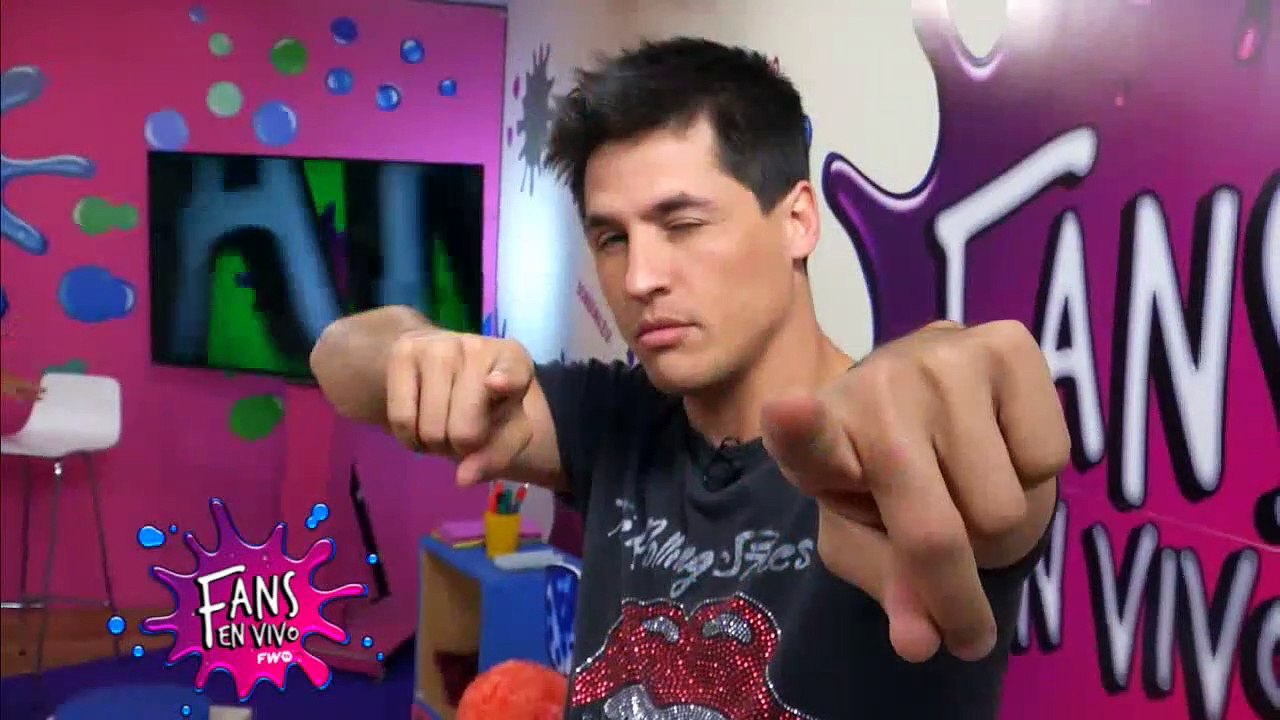 Blooper Mica agarra a Jenny y grita dps del tape de divergente + mica se quiere chapar al protagonista - Fans en Vivo #157