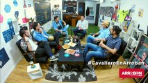Pablo Cavallero y el buzo naranja que usaba para llamar la atención