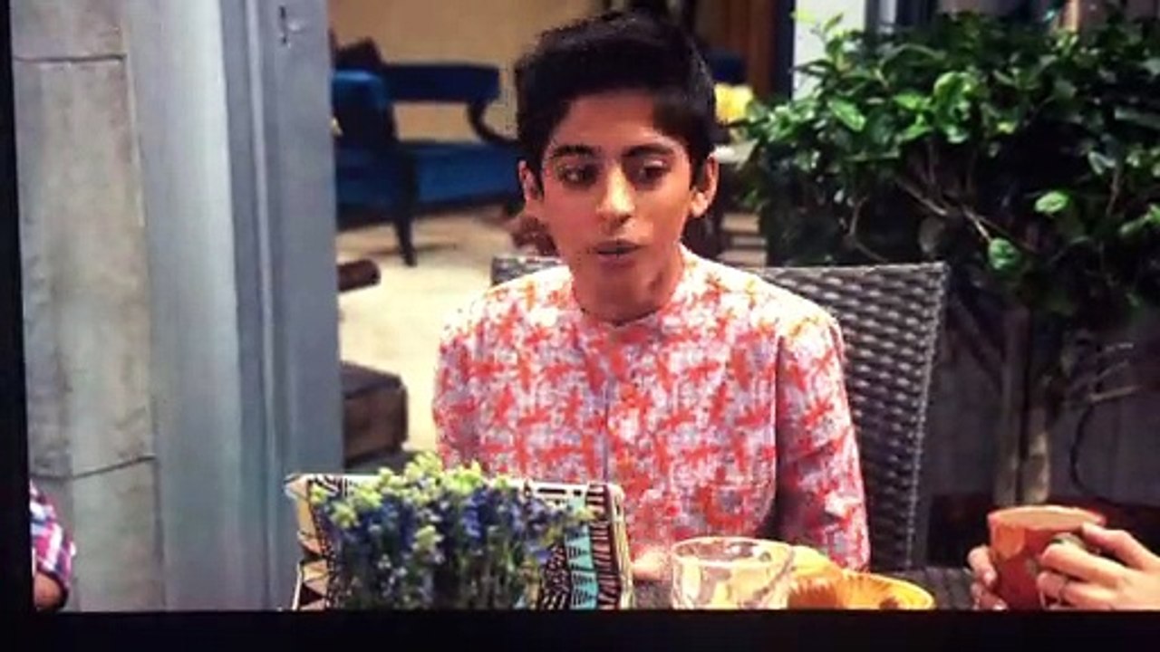 Jessie: Nuevos amigos, mala foto y gorila en helicóptero