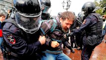 Russian police detain hundreds at Moscow protest