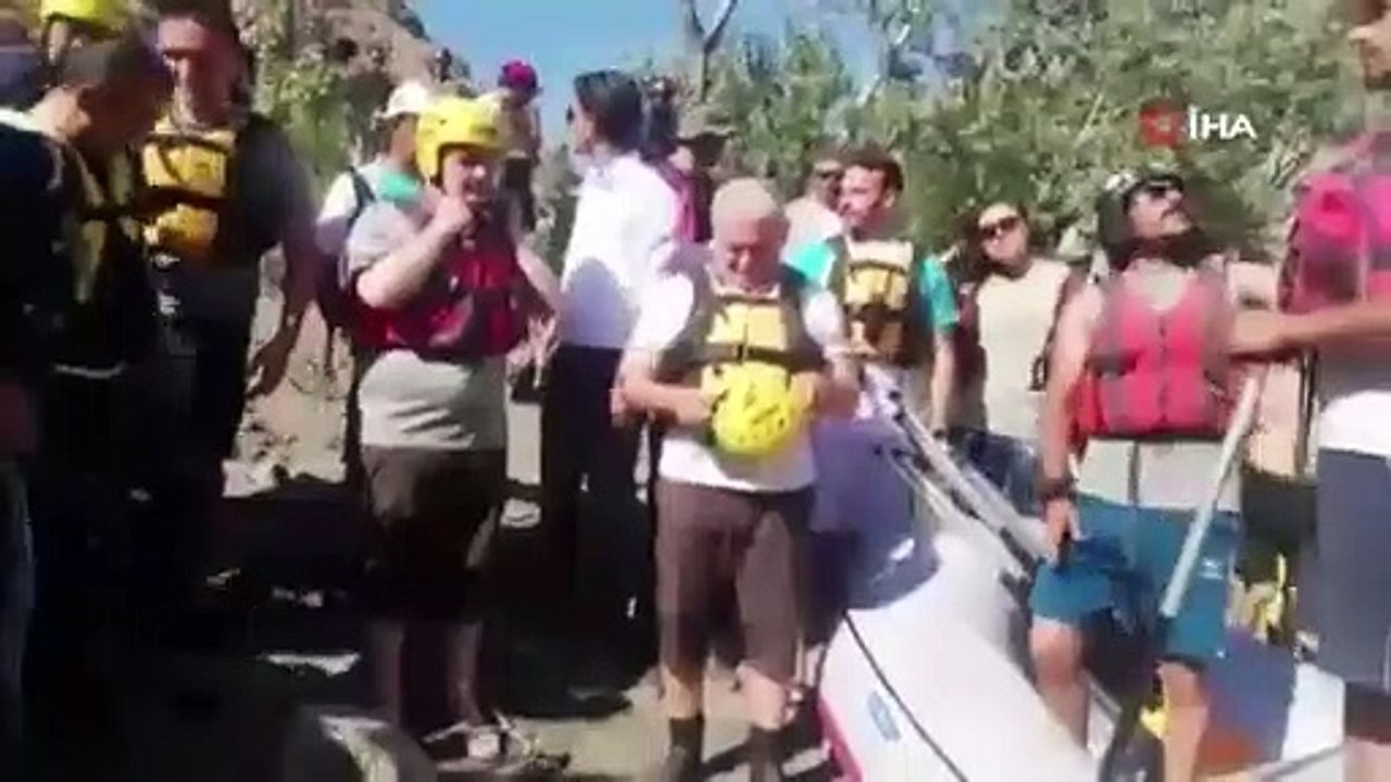 Binali Yıldırım, Erzincan’da rafting yaptı