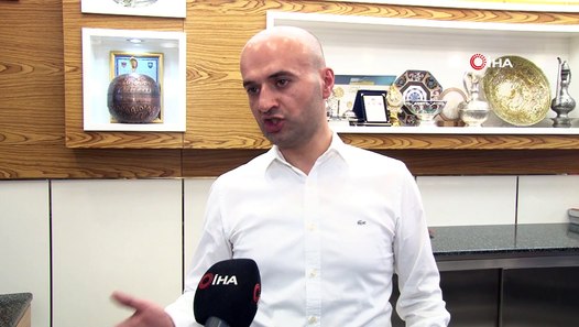 Usta tatlıcı ürettiği soğuk baklavanın siparişine yetişemiyor