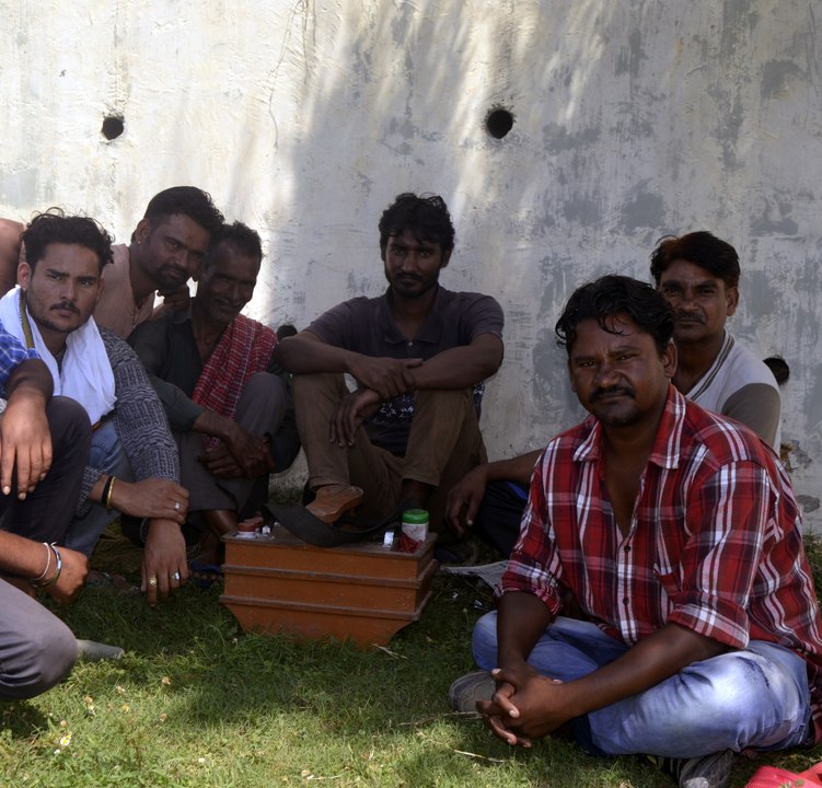 Non-locals fleeing Kashmir Valley