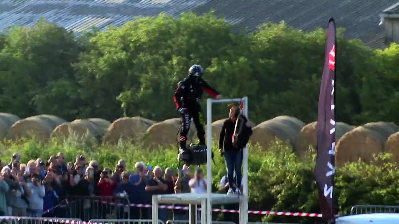 Franky Zapata am Ziel: Per Flyboard Air über den Ärmelkanal