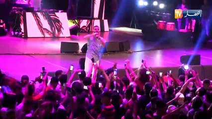 قسنطينة/ الفنان المغربي "زهير بهاوي" يطرب الجمهور بقاعة الزينيت