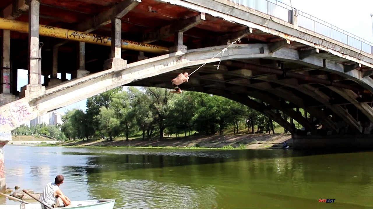 МОЕ ХОББИ – ПРЫЖКИ С МОСТОВ.  MY HOBBY – BRIDGE JUMPING