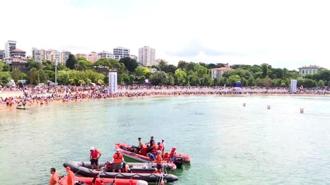 Caddebostan'da "Red Bull Uçuş Günü"