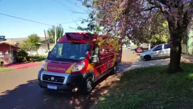 Homem de 30 anos cai de cama-elástica e não consegue mais se levantar; bombeiros foram acionados